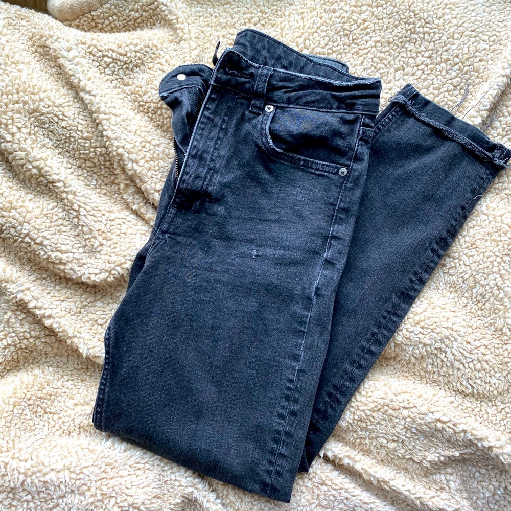 Black H&M mom jeans